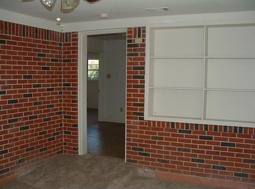 2nd image of 2940 E Cavett Dr