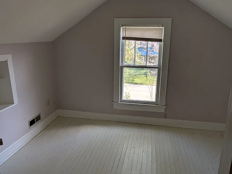 284 Clover Ave — Photo 19