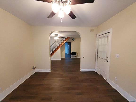 3rd image of 25 William St