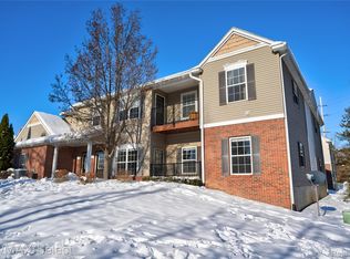 753 Eagle Dr, Fenton, MI 48430