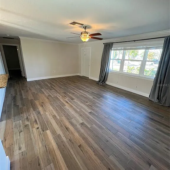 511 W Retta Esplanade — Photo 5