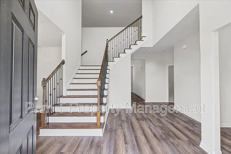 4 bed, 3.0 bath, 3363 sqft, $2,885 — Photo 4
