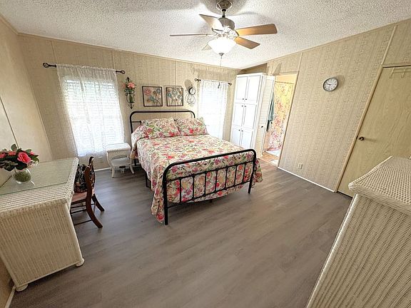 3rd image of 4405 Blarney Ln #4405