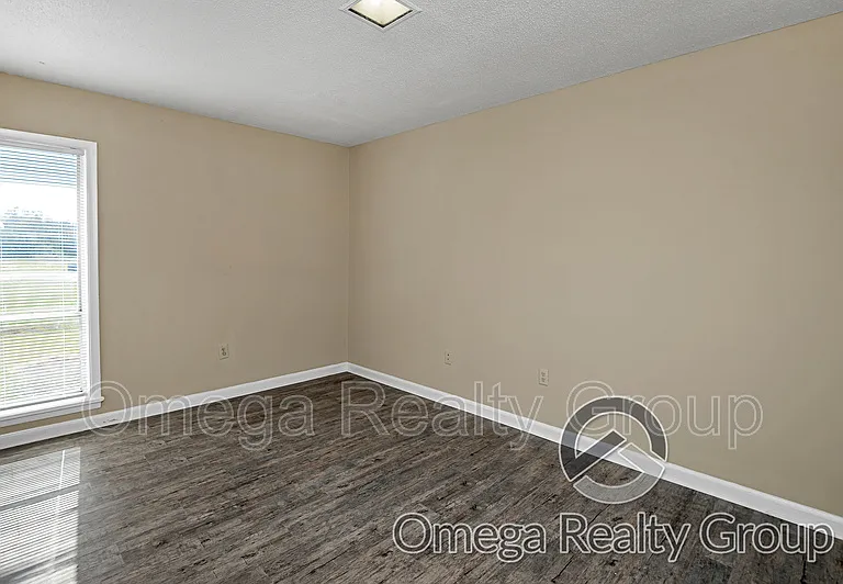 South Court Apartments — Photo 19