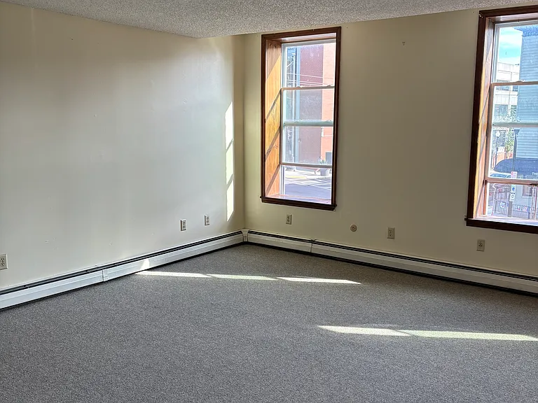 180 Madison Ave #2 — Photo 3