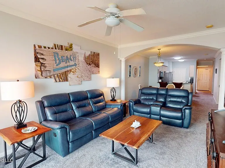 2230 Beach Dr #706 — Photo 6