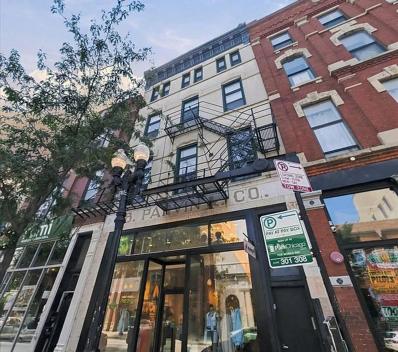1539 N Milwaukee Ave #4F