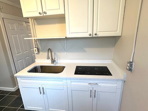 5th image of 2111 1/2 W North B St