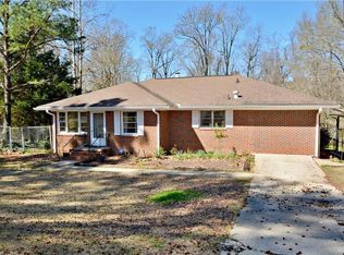 504 Crestview Ln, Valley, AL 36854