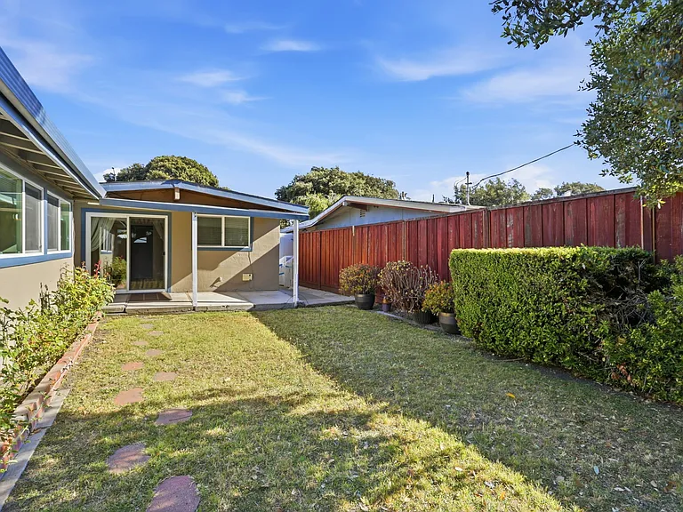 1265 Prescott Ave — Photo 33