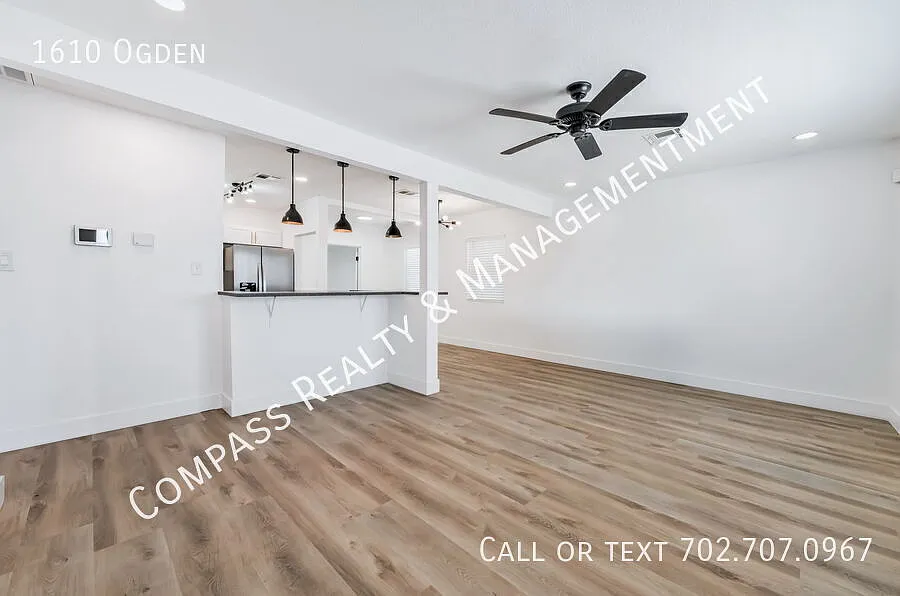4 Bedrooms 2 full kitchens Section 8 Approved! — Photo 2