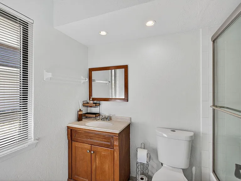 168 Thornton Dr — Photo 38