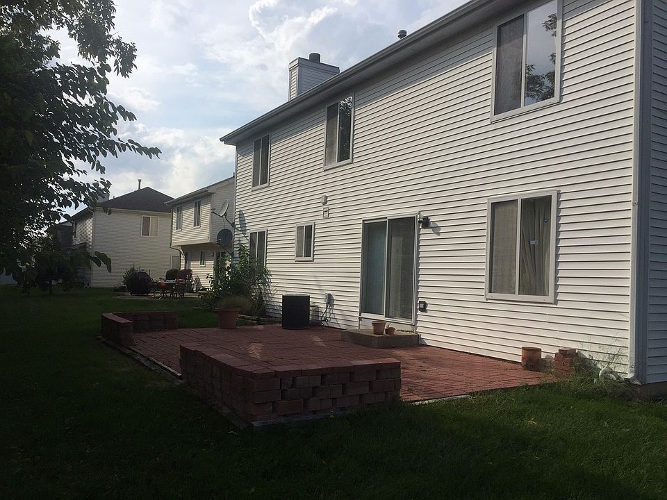 2nd image of 679 Maple Dr