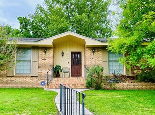 712 Mockingbird Ln, Kerrville, TX 78028
