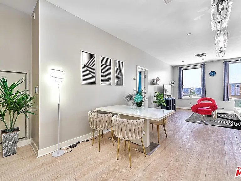3810 Wilshire Blvd #408 — Photo 5