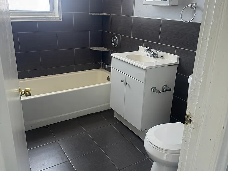 239 Beacon Ave #12 — Photo 4