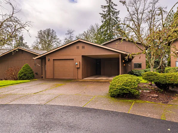2224 Ridgeway Dr, Eugene, OR 97401