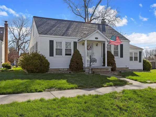 1921 Zschokke St, Highland, IL 62249