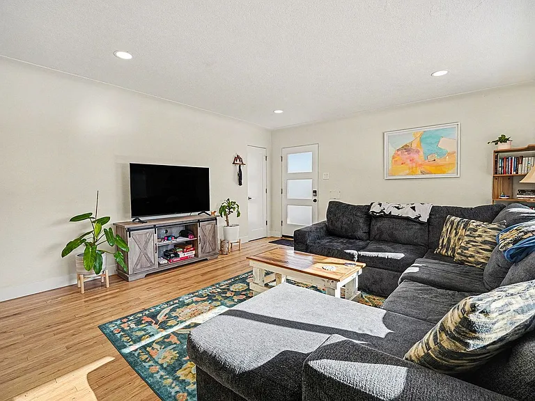 5217 E Martin Luther King Jr Blvd — Photo 7