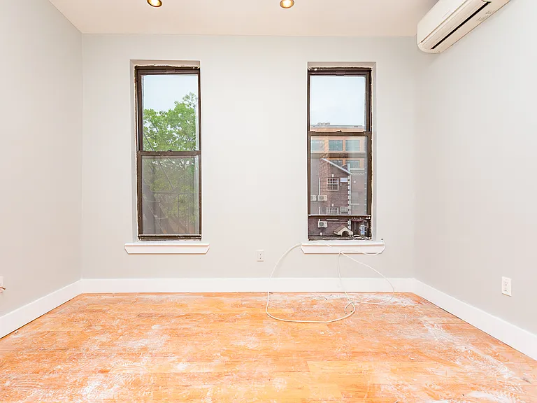 1493 Gates Ave #3D — Photo 8