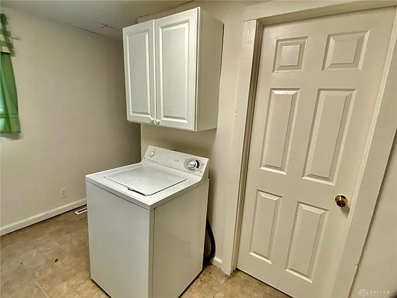 5th image of 111 N Irwin St