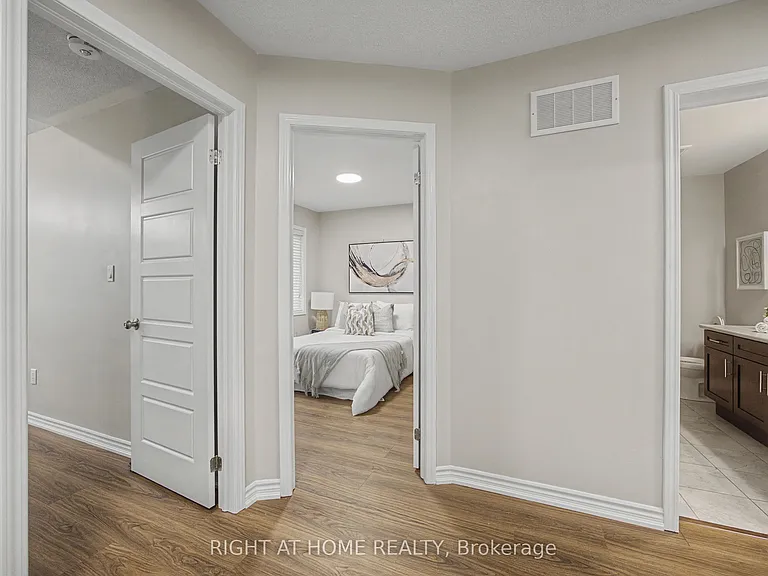 1235 Mulroney Hts — Photo 27