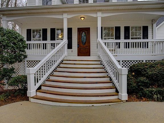 5th image of 125 Goldfinch Dr