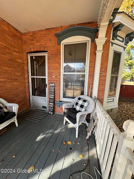 4th image of 55 East Street