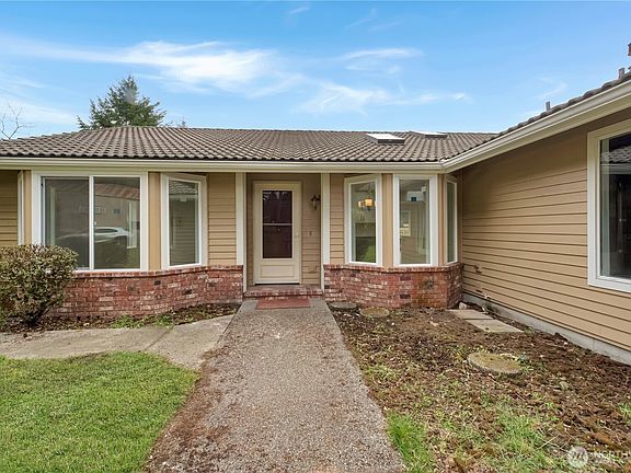2nd image of 5012 Meridian Road SE