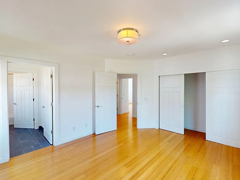 1147 Francisco St — Photo 10