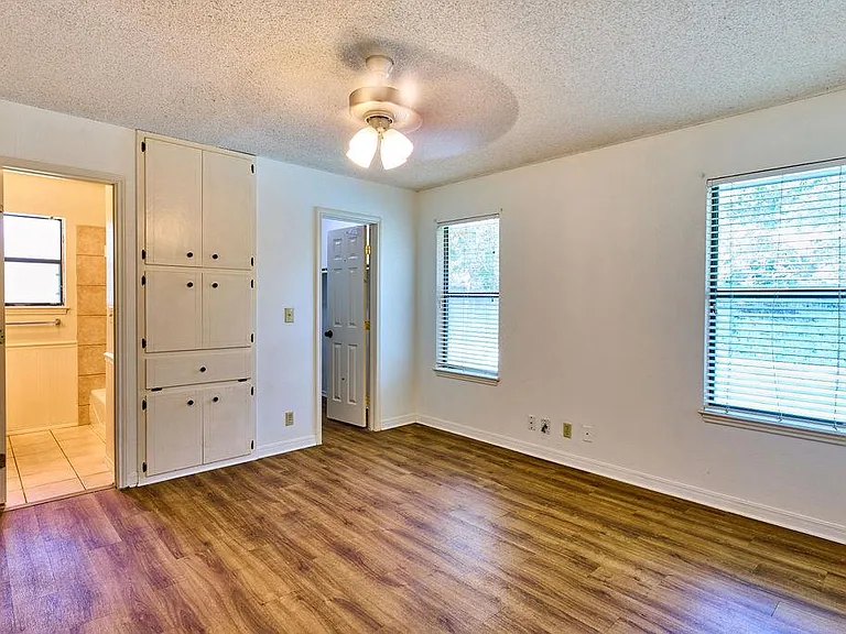 1105 Stratford Cv — Photo 18