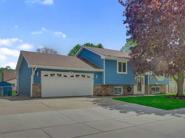 1281 Connecticut Ave, Marysville, MI 48040