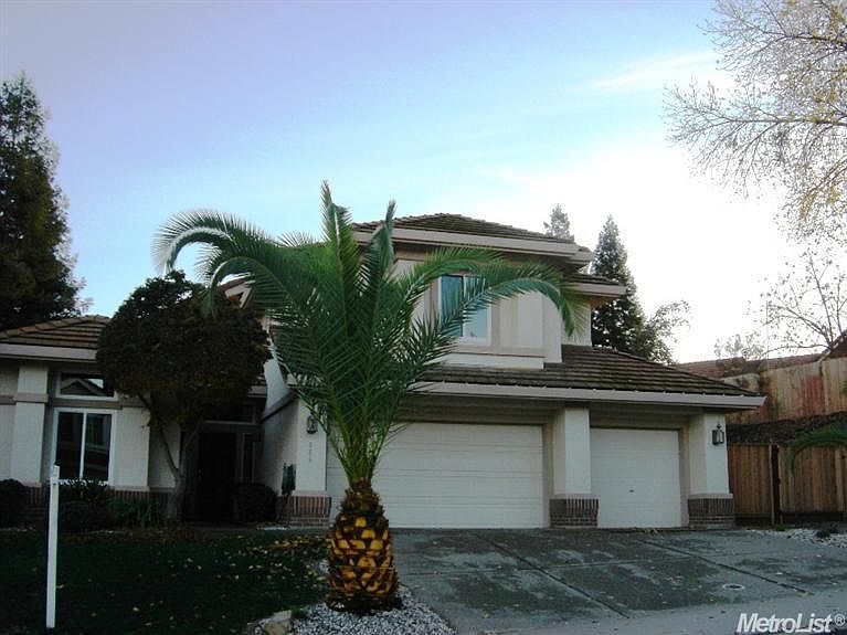 1st image of 105 Finchley Ln