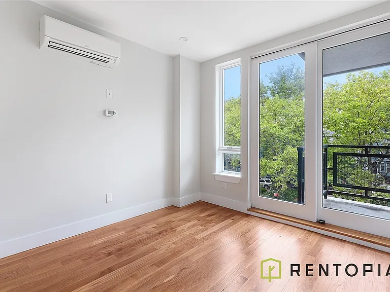 854 Metropolitan Ave #2A — Photo 4