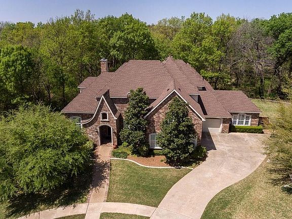 3rd image of 3909 Wild Oak Cir