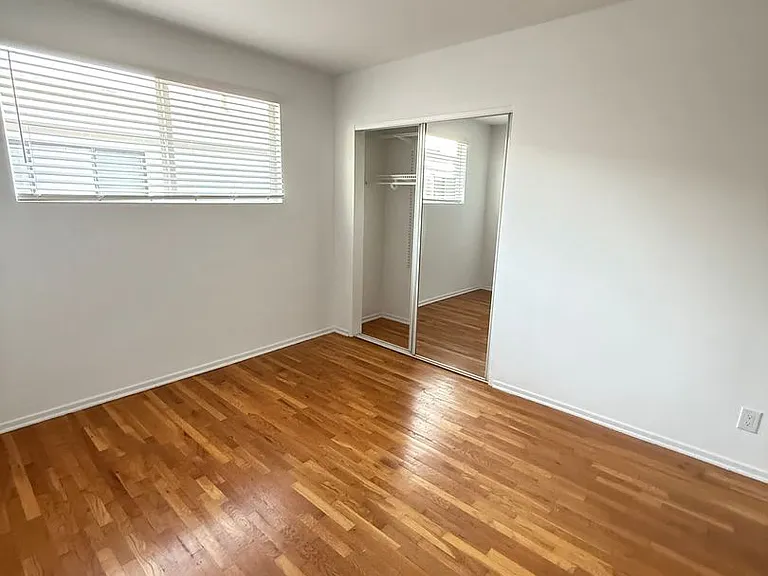 4457 & 4463 Murietta Ave — Photo 16