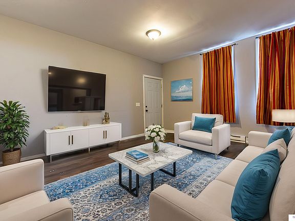 4th image of 136 Main St