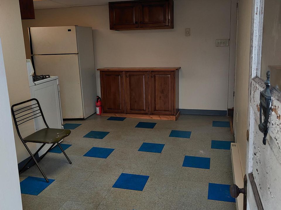 eat in kitchen area
