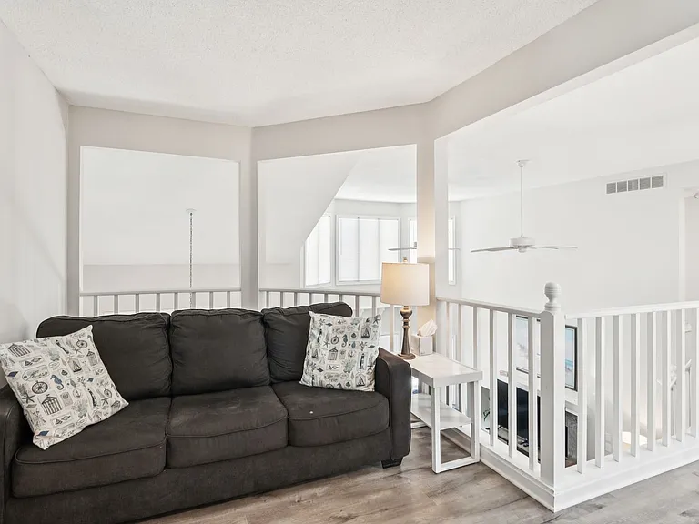 101 W Cape Shores Dr — Photo 29