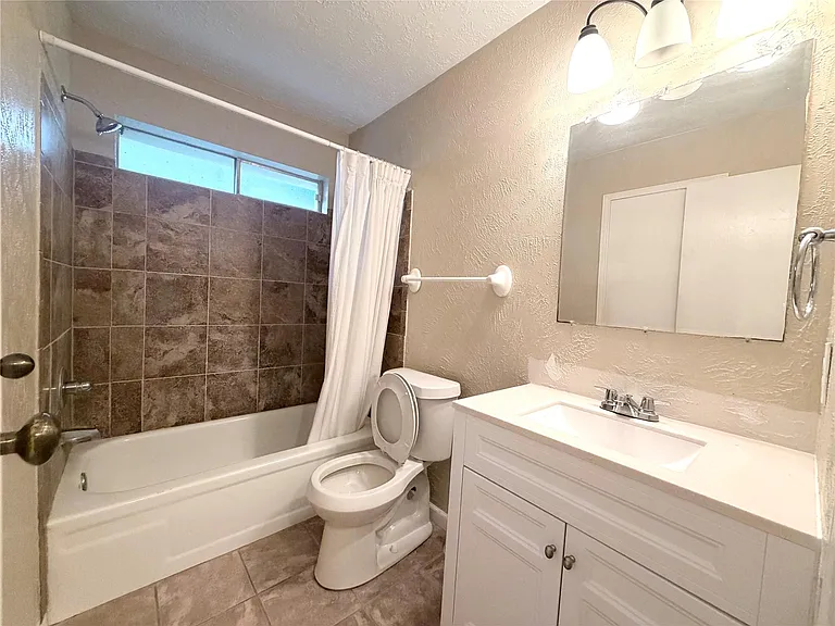 1318 Sand Stone Dr — Photo 16