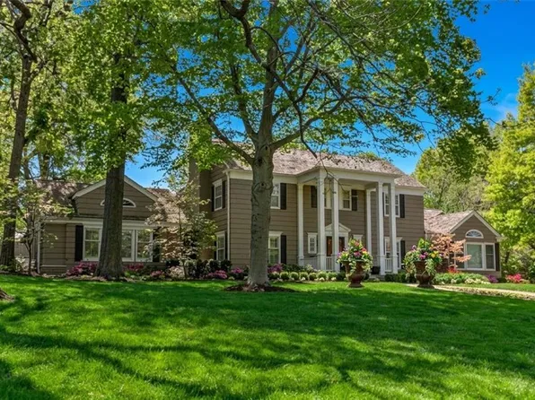 639 W 55th St, Kansas City, MO 64113
