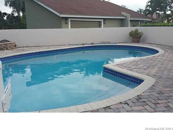 5th image of 921 Bayberry Point Dr