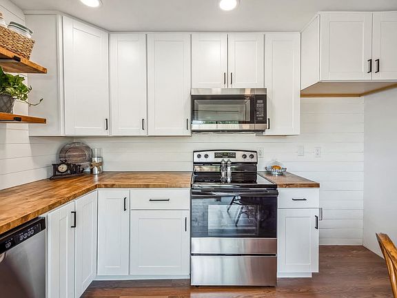 4th image of 1485 N McCart St #A