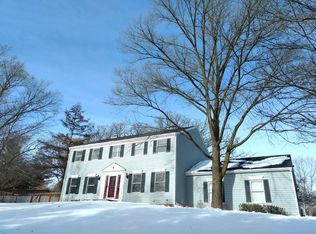 3902 Fox Trl, Crystal Lake, IL 60012