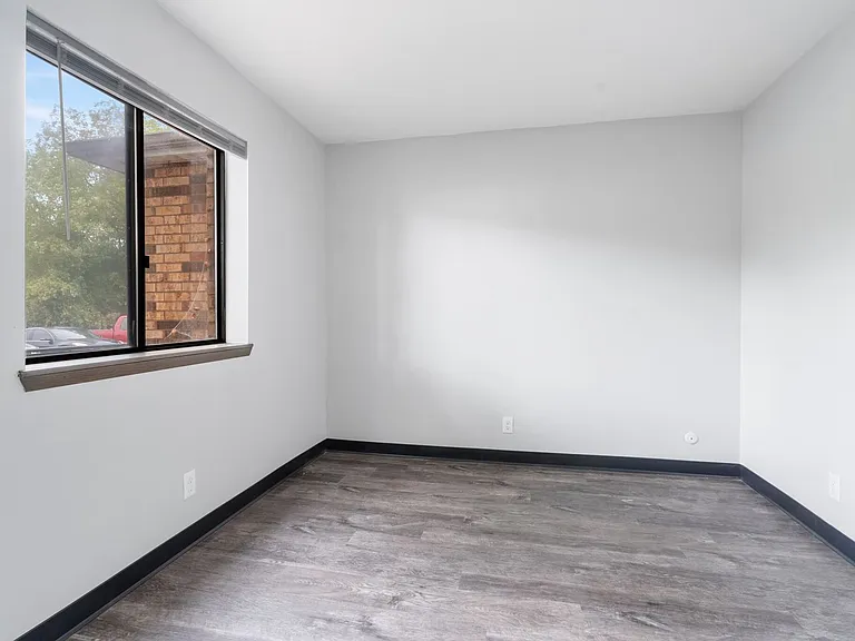 Breckenridge Davenport Apartments — Photo 98
