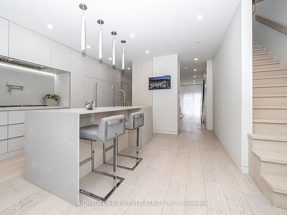 3rd image of 30 Carling Ave