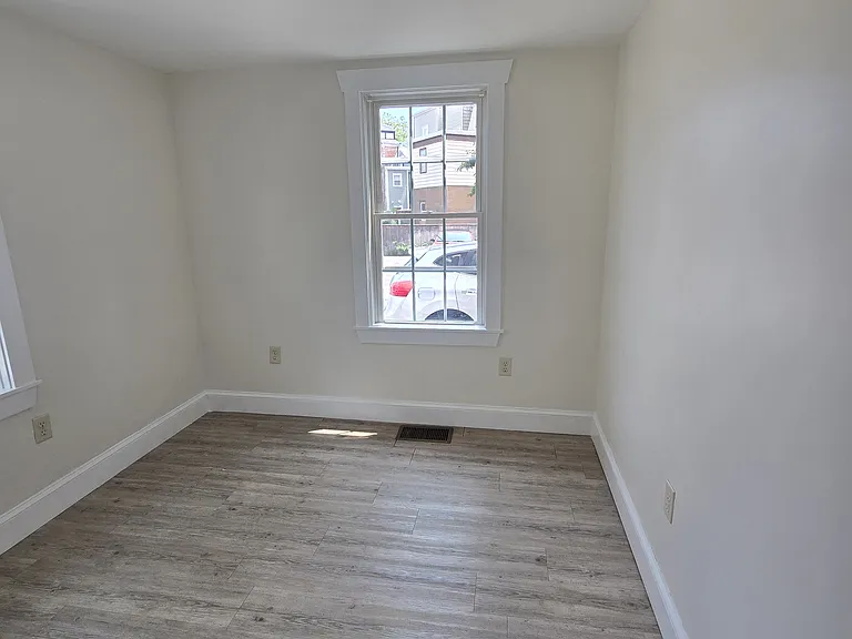 40 Barker St #1 — Photo 6