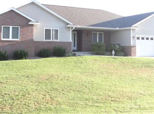 38109 Hillside Cir, Prairie Du Chien, WI 53821