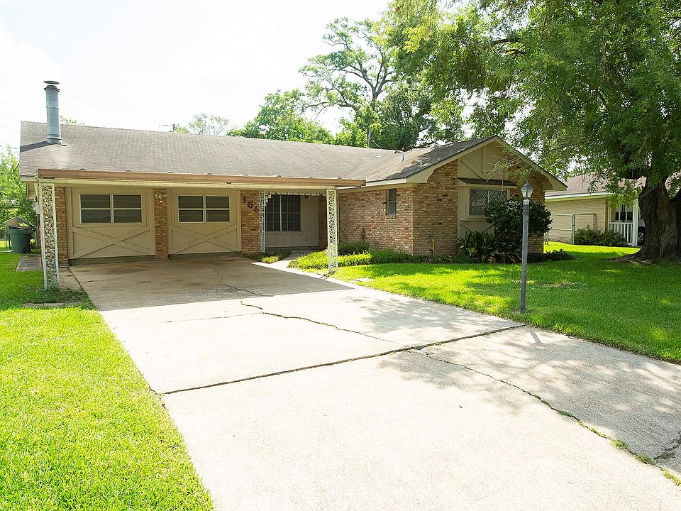 1st image of 161 Berkshire Ln