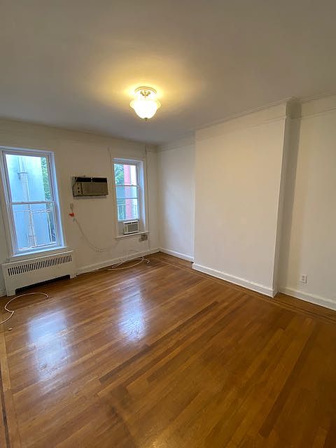 1st image of 567 2nd Ave APT 3